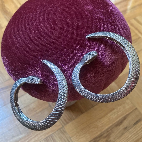 Chunky large Spiral Snake Hoop Earrings, silver tone - Picture 2 of 13